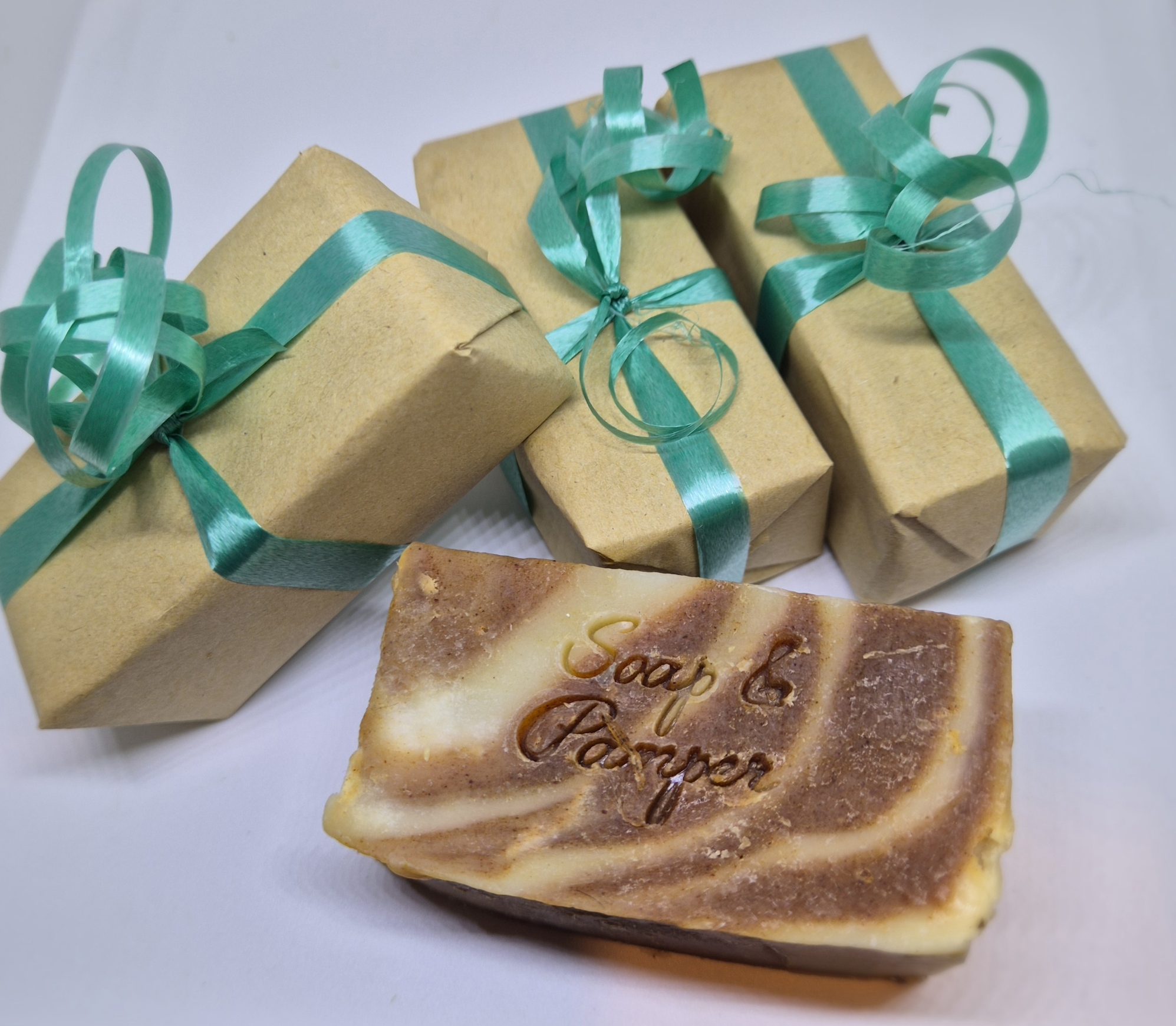 Handmade Christmas Soap - Frankincense & Cedarwood
